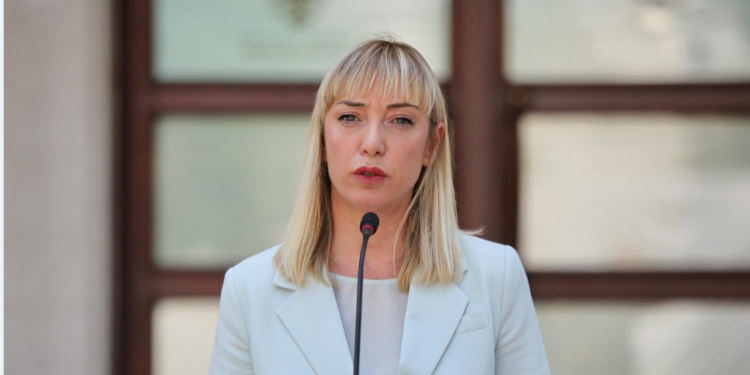 Si vidhen fondet e BE/ Frida Krifca merr 120 mijë euro, ndërtohen kapanone fiktiv. Fermerët asnjë lek