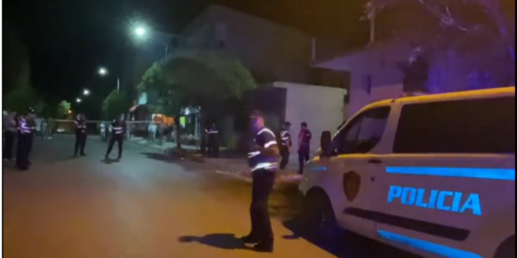 VIDEO/ Dy persona hapën zjarr brenda oborrit…/ Si ndodhi atentati në Milot, pamjet nga vendngjarja