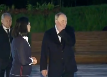 VIDEO/ A është ky fundi i Putin? Video e re duke çaluar, presidenti nuk përdor dot as dorën për mushkonjat