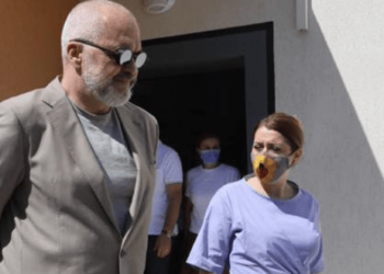 Denoncimi i mjekut: Rama ka urdhëruar vaksinimin e qytetarëve me vaksina të skaduara