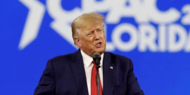 FBI gjeti dokumente “top sekrete” në shtëpinë e tij, Donald Trump po hetohet për spiunazh