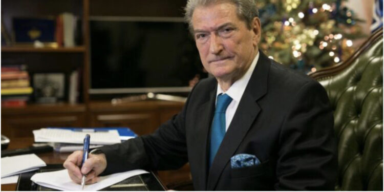 Edi Rama me heshtjen dhe deklaratat e tij rreshtohet me Putinin dhe serbomadhin Vuçiç!