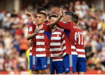 FOTO/ Realizoi tripletë dhe i dhuroi fitoren Granada-s, trajneri thur elozhe për Myrto Uzunin