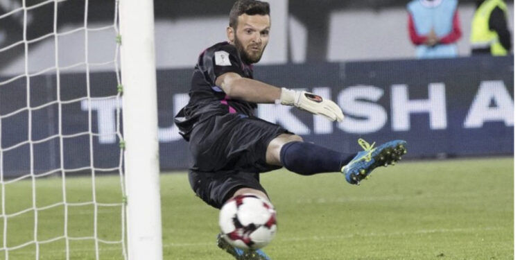 ZYRTARE/ Ujkani nënshkruan në Serie A, portieri rikthehet te ish-skuadra