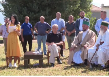 Berisha merr pjesë në inagurimin e Teqesë në Bulqizë: Besimi e bën njeriun më fisnik