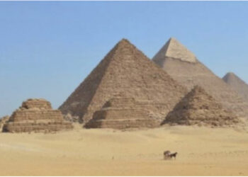 Një varr i madh dhe tre dhoma të errëta, çfarë sekretesh fshihen në Piramidën e Keopsit