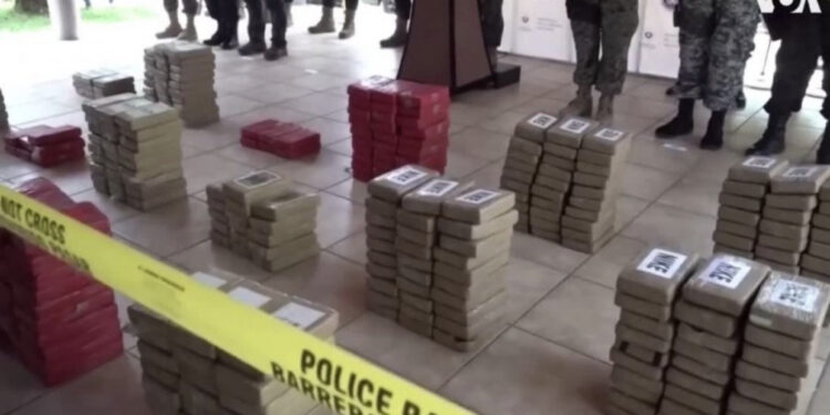 VIDEO/ Sekuestrohen 3.6 ton kokaninë në mes të detit