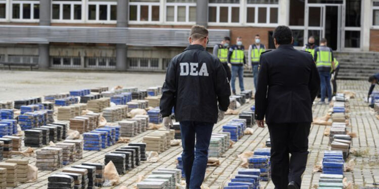 “Droga do t’i dorëzohej shqiptarit”, Spanja konfirmon dënimin e organizatës kriminale: 800 kg “pluhur” nga Kolumbia