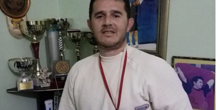 Ilir Suli, ish-peshëngritësi kampion që rekruton ushtarët e rinj: Nuk kërkojmë qiqra në hell, duam thjesht të jetojmë me dinjitet!