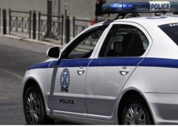 Skenar filmash në kufi, i mituri shqiptar “merr zvarrë” policinë greke, kishte fshehur “mallin” në mjet