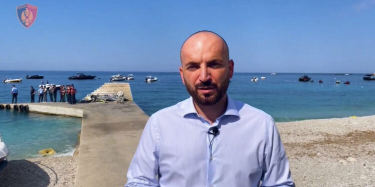 Një polic vrau 7-vjeçaren me skafin misterioz, plas sherri mes Policisë së Shtetit dhe bashkive: Nano i kërcënon me burg