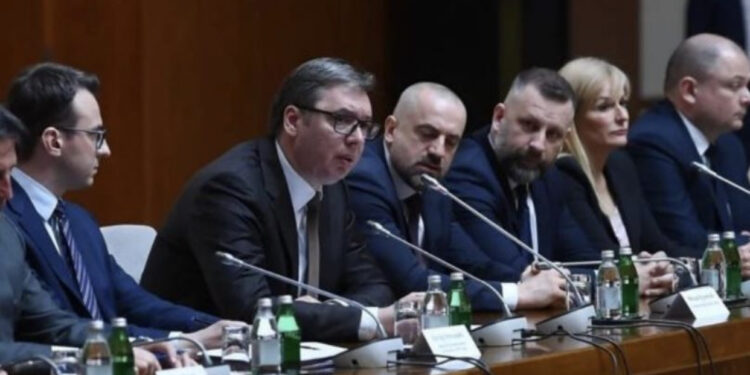 “Kosova drejt zgjedhjeve të parakohshme”, analisti serb zbulon planin e Vuçiç me Listën Srpska