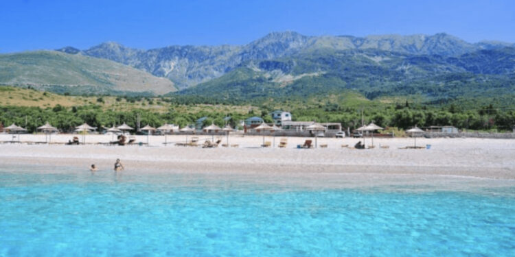 Java me mot të paqëndrueshëm, por bregdeti do shijojë orët me diell