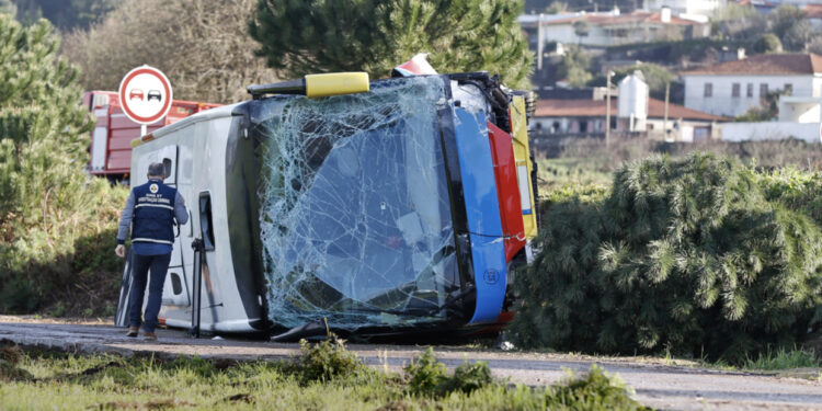 Autobusi me turistë përplaset me një makinë të parkuar në Bullgari, katër të vdekur dhe tetë të plagosur