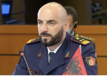 Largohet me turp, Gledis Nano jep dorëheqjen