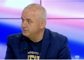 MISTERI/ “E mori një skuadër me uniformë” Artan Hoxha: Kush e preu në besë Ervis Martinajn? Ka një video…çfarë shfaqet në të