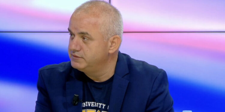 MISTERI/ “E mori një skuadër me uniformë” Artan Hoxha: Kush e preu në besë Ervis Martinajn? Ka një video…çfarë shfaqet në të