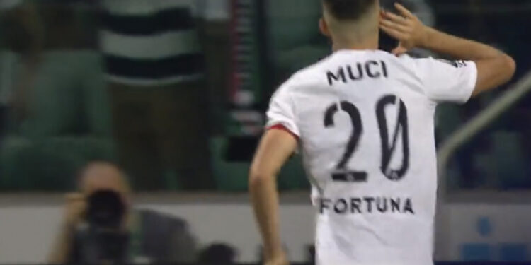 VIDEO/ Ernest Muçi në superformë, tjetër gol me Legian në kampionatin polak