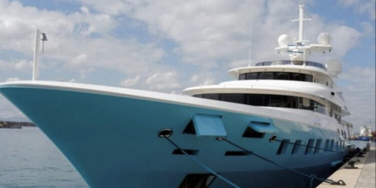 Iu sekuestrua pas sanksioneve të Perëndimit, superjahti i oligarkut rus shitet në ankand për 75 mln $