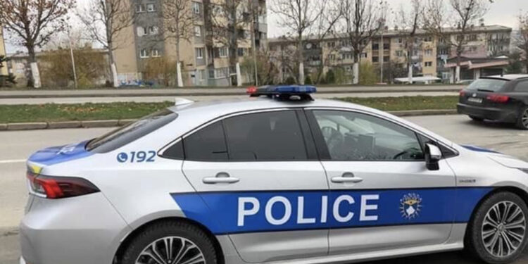 13 plumba në drejtim të djalit të hallës, policia shpall në kërkim të riun shqiptar