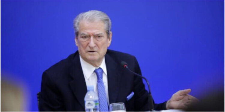 Afera e Portit të Durrësit/ Berisha: Mos bini pre, mos blini apartamente