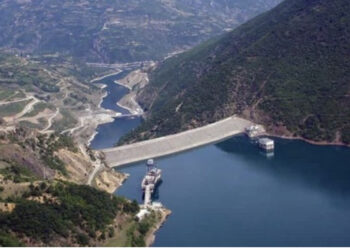 Dilni protesta ose bëni gati batanijen/ Avullon’ rezerva energjetike e kaskadës së Drinit