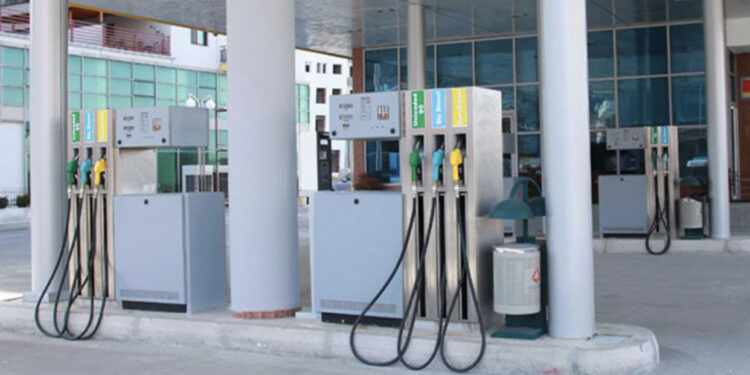 Ulet konsumi i karburanteve në korrik e gusht, tkurret turizmi i brendshëm