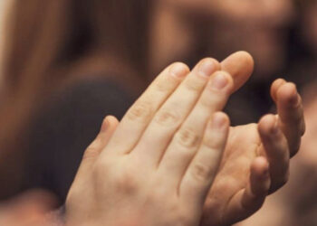 Kur, si dhe pse lindën duartrokitjet?