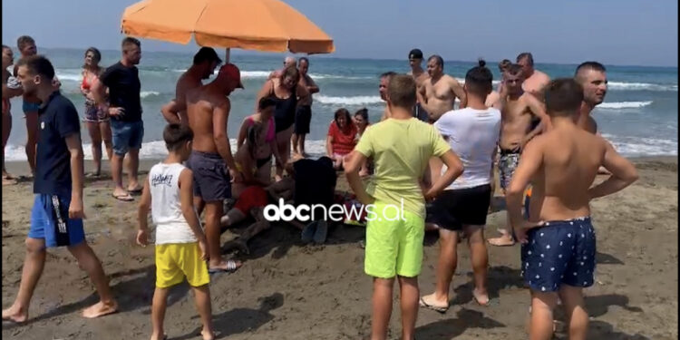 Pushuesit në Spille i rrëmbejnë “Engjëllit të Vdekjes” nga duart të riun që po mbytej