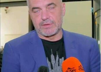 Cfarë malli pi ky more aman?!-Rama: Në korrik kishim 1.1 milionë pasaporta të huaja, Tirana e dyta pas Antalias