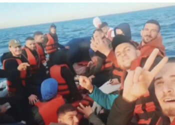 Anglia bëhet gati për operacionin “fshesa” ndaj emigrantëve, çfarë ndodhi që i çoi britanikët në këtë vendim