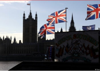 Rritja e numrit të emigrantëve/ Britania do përshpejtojë deportimet e azilkërkuesve shqiptarë