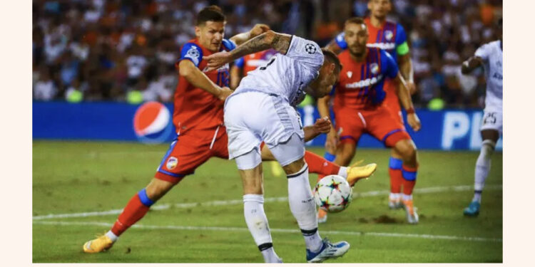 Liga e Kampioneve/ Skuadra e mesfushorit të Shqipërisë kap grupet, izraelitët eliminojnë Crvena Zvezdën