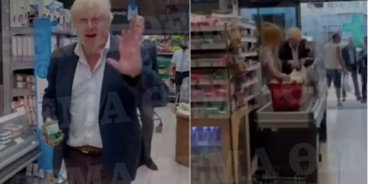 VIDEO/ Boris Johnson nis pushimet në Greqi, filmohet duke bërë pazar në një supermarket fshati