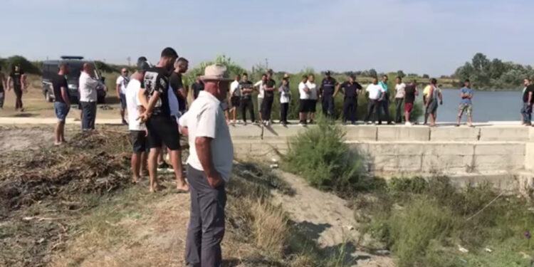 VIDEO/ Gjendet trupi i 14-vjeçarit në lumin e Semanit, kishte ngecur në rrjetë