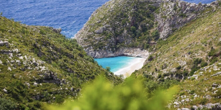 Çifti gjerman jep alarmin “SOS” në brigjet e Karaburunit, Delta Forca niset në ndihmë të tyre