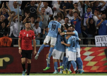 Shqipëria për turp në mbrojtje, Izraeli fiton nga dy gafa të tanëve