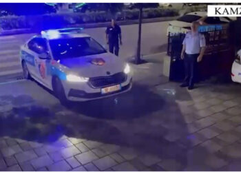 Kanosi dhe dhunoi gruan, 37-vjeçari nga Kamza hedh armën nga dritarja kur sheh policinë te dera