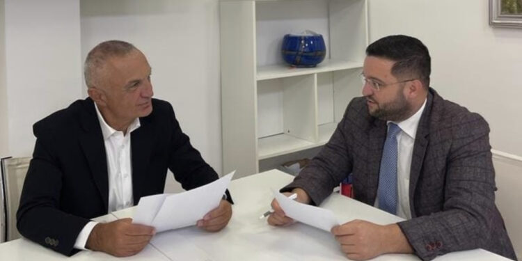 Ilir Meta konfirmon drejtorin e Kabinetit, i beson njeriut të Monika Kryemadhit