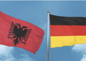 Punonjësit shqiptarë nuk janë më të preferuarit e Gjermanisë, përgjysmohen leje e qëndrimit