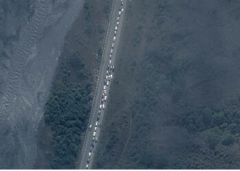 Vladimir Putin kërkon të rekrutojë 1.2 milionë qytetarë? , rusët “ia mbathin”, publikohen imazhet satelitore: 10 milje radhë