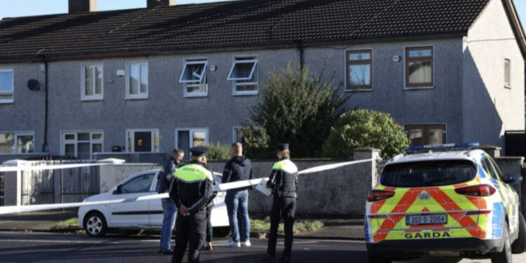 Horror në Britani, 20-vjeçari vret 3 pjesëtarë të një familjeje dhe plagos dy të tjerë