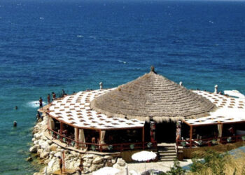 Digjet një “Beach Bar” në Vlorë, detajet e para