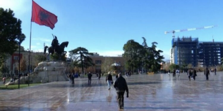 Investimet e huaja arrijnë në 23% të vlerës së tregut të pronave në Shqipëri, cilët kryesojnë