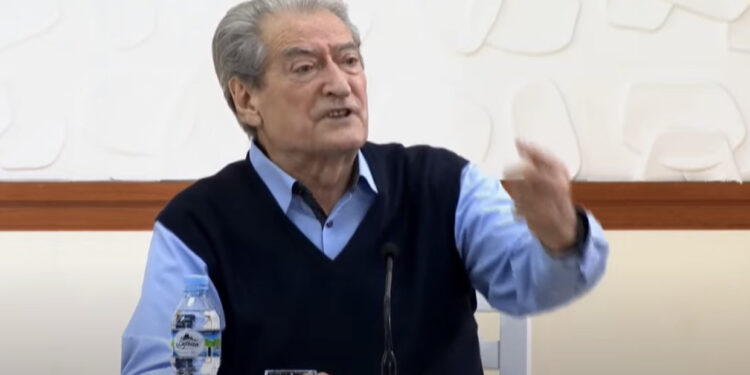 “Qytetari burg për një kotec, Salillarit i dhurohen 8 mln euro për pallatin pa leje”, Berisha akuza Ramës: Kënaqi vetëm xhepat e tij