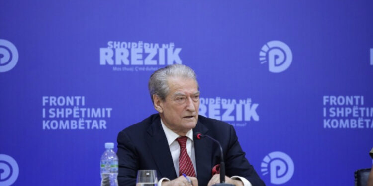 Mbyllja e shkollave/ Berisha: Rama po vepron nën diktatin e Erdoganit, akt i paprecedentë