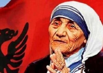 FOTO/ 25-vjetori i vdekjes së Nënë Terezës, Vatikani nxjerr monedhën e veçantë euro me portretin e saj