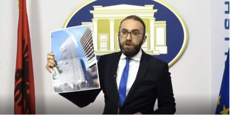 Lulzim Basha i vendos gjobë Kastratit, nxjerr Gaz Bardhin për ta sulmuar