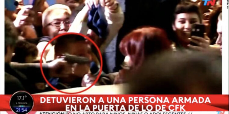 Tentoi të vriste zëvendëspresidenten e Argjentinës, arrestohet autori