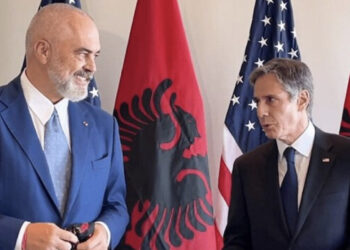 Sulmi kibernetik ndaj TIMS, Sekretari Amerikan i Shtetit telefon Ramën